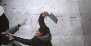 POLIZIA ARRESTA ALGERINO PER TENTATO OMICIDIO CON UNA MANNAIA ALL ' INTERNO DELLA STAZIONE CENTRALE